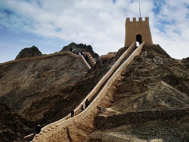 毛乌素沙漠80%变绿洲：60年坚持给沙漠\"织毛