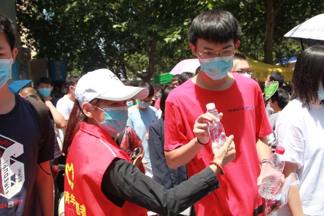 大秦之水爱心助力高考，为莘莘学子送去夏日清凉