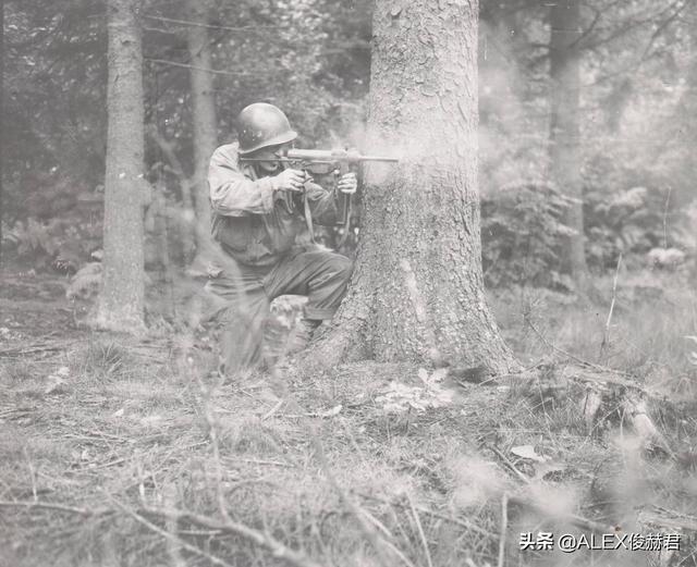 一分钱难倒英雄汉：二战欧洲战场最贵轻武器，不是德军MG42