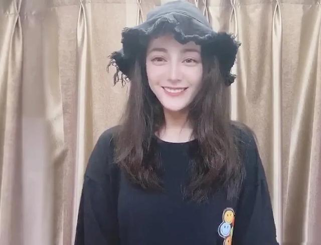 杨幂附体？迪丽热巴《长歌行》路透，发际线是认真的吗？