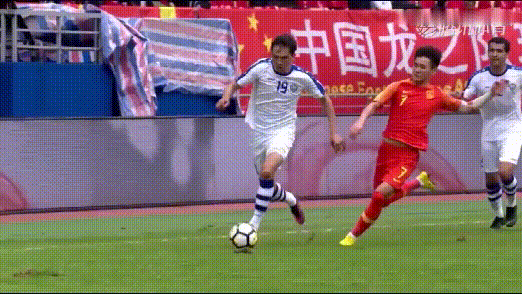 这种犯规，到底算不算故意伤人？韦世豪恶意犯规大起底