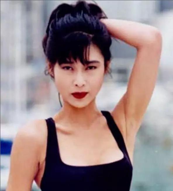 1985年,首届亚洲小姐选美,冠亚军皆没落,季军却靠