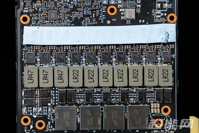 第一款一体式水冷RTX显卡，映众RTX 2080 Ti冰龙黑金版显卡评测