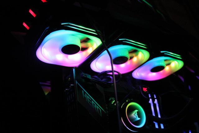 高刷新率没必要？谁用谁知道 映众RTX 2070 SUPER冰龙超级版评测