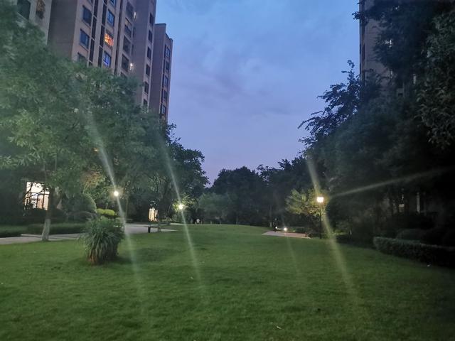 有一座城市，叫做重庆，一个做鬼也要留下来的城市