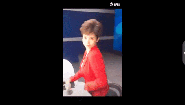 主持人短裤播新闻，大腿直接暴露，我被新闻联