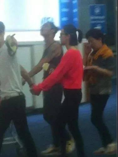 踩女朋友上位，然后心安理得一脚踢开，娱乐圈软饭男也太无耻了