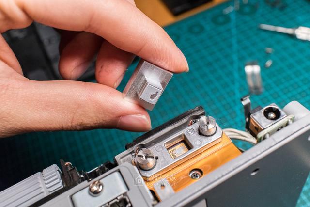 卡西欧CASIO激光+LED短焦投影仪UP50WN拆解，维修偏