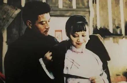 48岁逆龄出道，翻遍中国影史，也找不出这样“乘风破浪的姐姐”