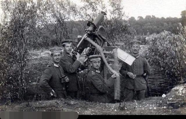 一战中这种武器使欧洲整整一代人丧命，使英国两百万女性孤独终老