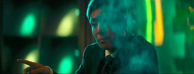 转型拍新片，张艺谋这次的手笔又黑又硬