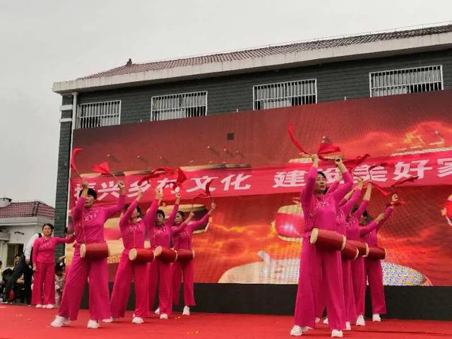 稻田绘画卷 幸福新农村