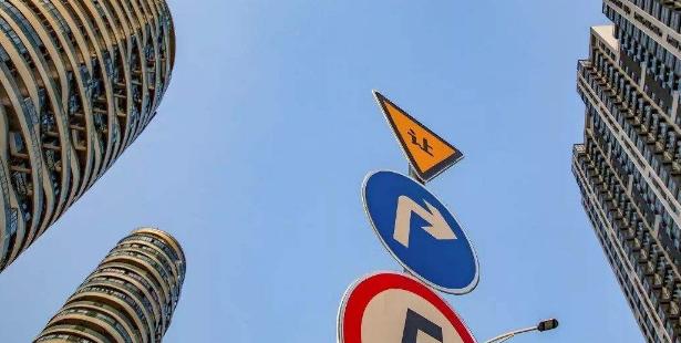 这个国家出现58万个烂尾楼盘，印度楼市要崩盘了