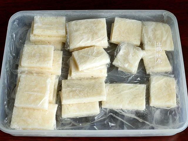 糯米糍粑，2碗糯米简单一蒸，逆天美味！从小到大20多年没吃够