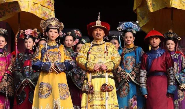 龙袍是帝王的象征，为什么到了宋朝，皇帝不穿黄龙袍？