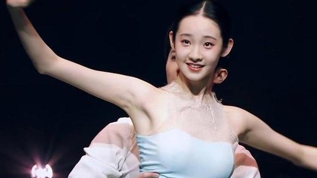 问心无愧！张艺凡粉丝晒打投明细，力证最终结果是实至名归