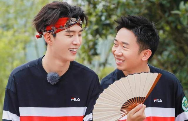 小网红转身成爆火综艺咖，资源差没背景的杨迪，你凭什么这么火？