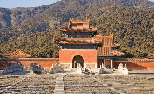 15座清东陵，孙殿英只盗了两座，剩下的是谁盗的