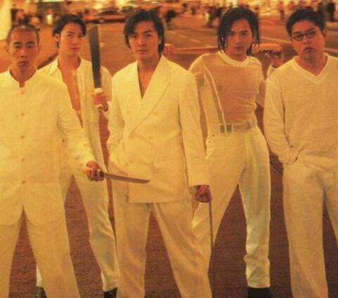 被陈小春抢走了初恋张柏芝，遭到郑伊健打压，