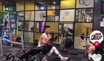 《运动吧少年》首播测评：这不是肌肉男选秀，这就是道具综艺