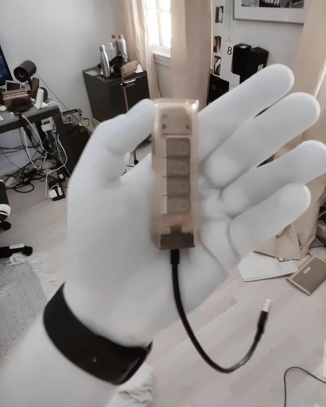 吓人！某手机滤镜可以“透视”衣服，直接拍到里面？