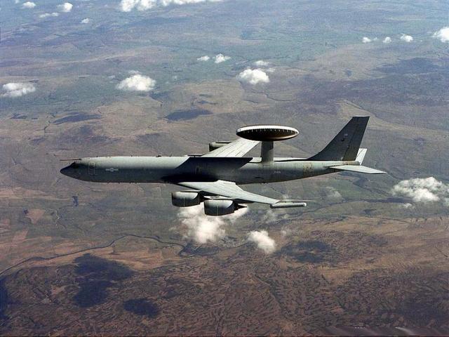 美军承认！F22相比歼20存一致命弱点，超视距空战将被压制