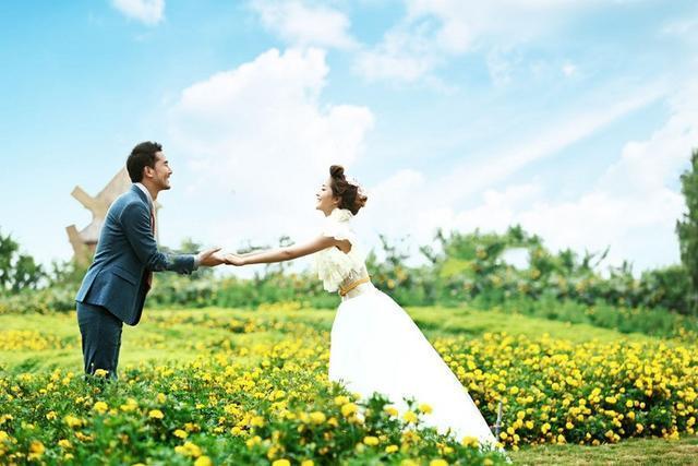 发现公公外面有家，我立刻告诉老公，但老公说