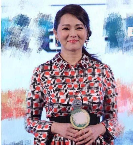 娱乐圈果然都是“照骗”，闫妮母女真实生活照又是什么样子呢？