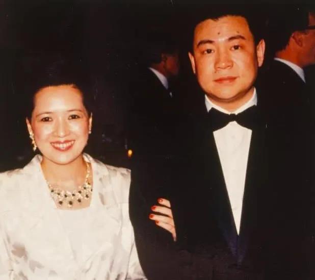 他是香港最有钱的大佬之一，如今病重提前做好