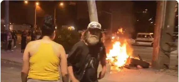 美国成黑人一言堂？经典被迫下架，拜登承诺赔