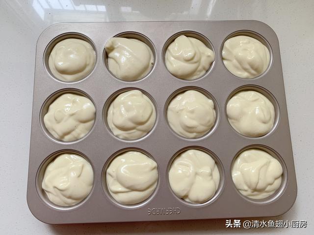 糯米蛋糕外皮酥脆，内里细腻又软糯，全新口感，吃着没够