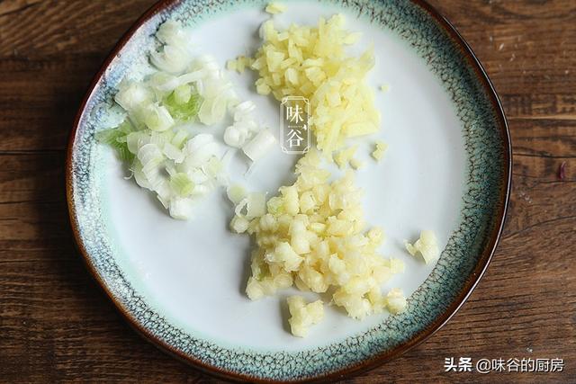 想吃炸酱面不用买，做法步骤教给你，酱香浓郁真解馋，天天吃不腻