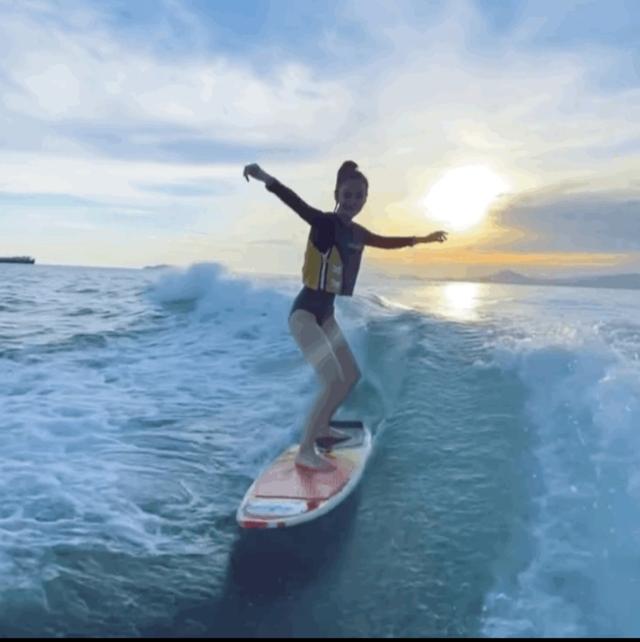 大好|Angelababy冲浪秀大好身材新 还有什么是不会的呀