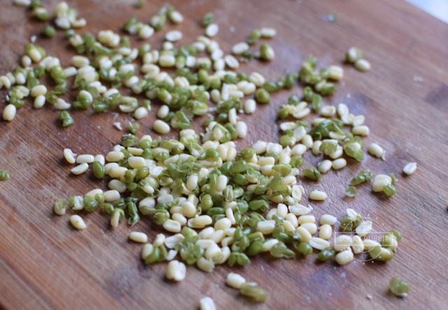 自制绿豆酥太成功了，层层起酥，咬一口掉一地，做法原来这么简单