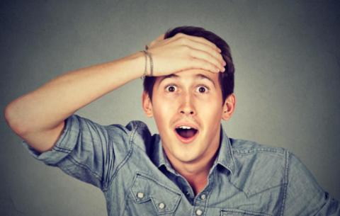 贷款发工资，30员工只剩8个留下，老板大笑3声，