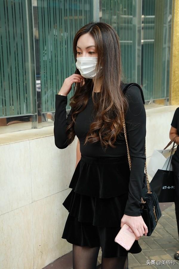 赌王设灵仪式，郭晶晶霍启刚十指紧扣，奚梦瑶