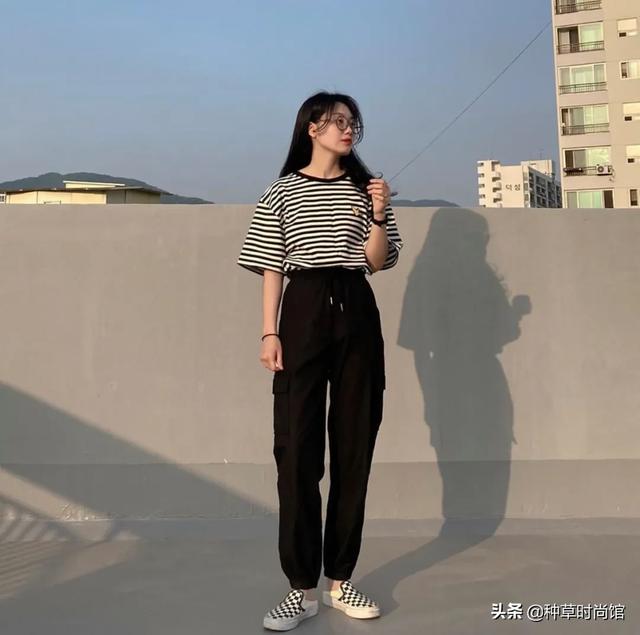 比“吊带”还撩的短上衣来了！男朋友都把持不