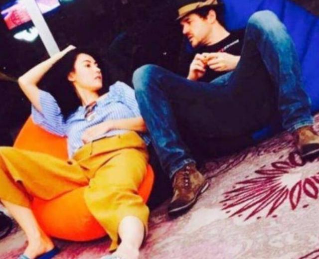 小王子一头金发，网传张柏芝三儿子生父可能是