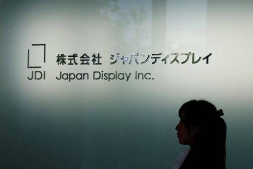 苹果趁机涨价，iPhone 12全系标配OLED屏幕，日本JDI难受了