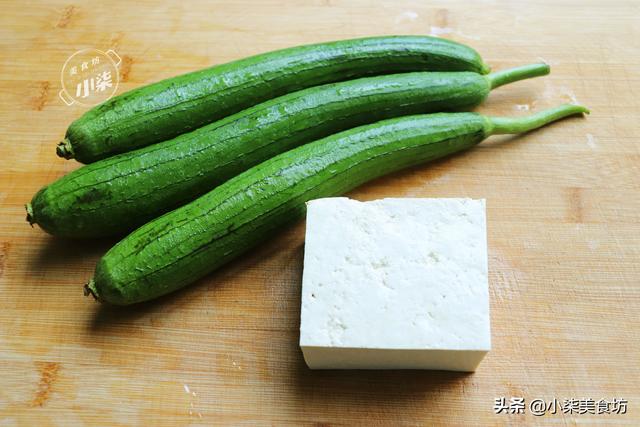 豆腐这样做太好吃了，不炒不油炸，加3根丝瓜，出锅比红烧还香