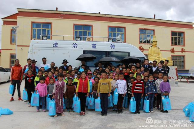 法律入人心 和谐满校园——法律八进暨法律进校园活动