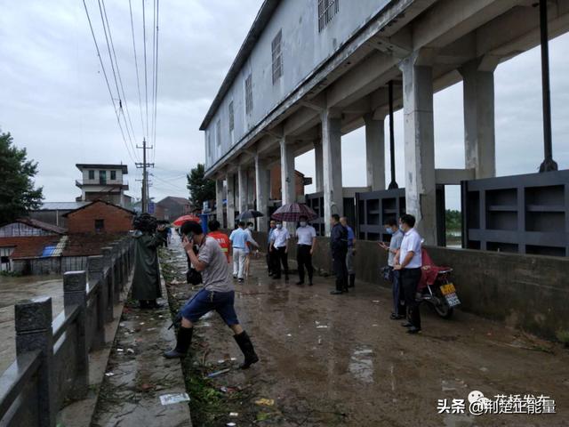 湖北武穴花桥镇刘启军：与时间赛跑，十日十夜奋战防汛抗洪一线