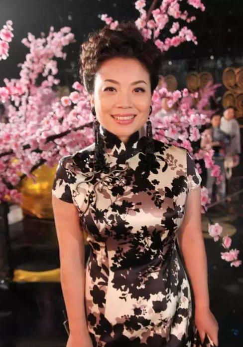 她是国家一级演员也是李谷一女儿，25次登央视春