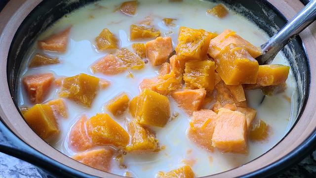 广东糖水的家常做法，学会这个做法，想吃就做，香味浓味道好