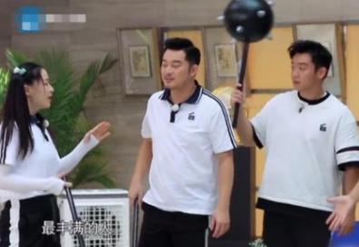 画圆|李晨胸前画圆形容柳岩最那个的人 是无意还是刻意？