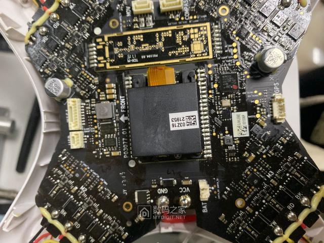 大疆精灵3SE无人机拆解，WIFI图传最高升限4km，内