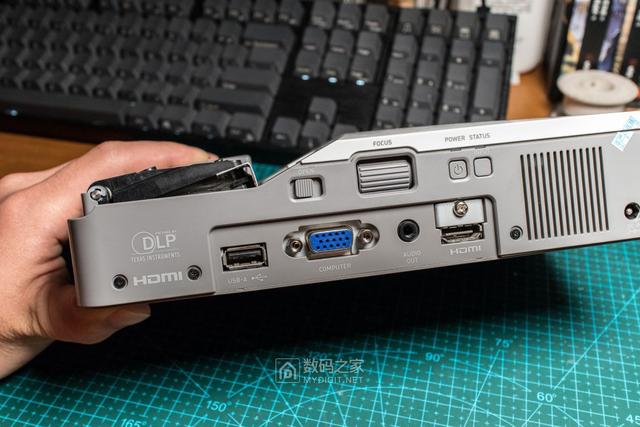 卡西欧CASIO激光+LED短焦投影仪UP50WN拆解，维修偏