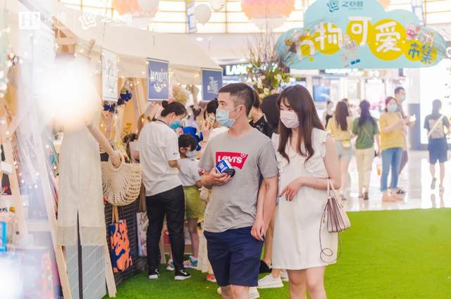 商场“接招”地摊经济，不但hold住而且还火了？