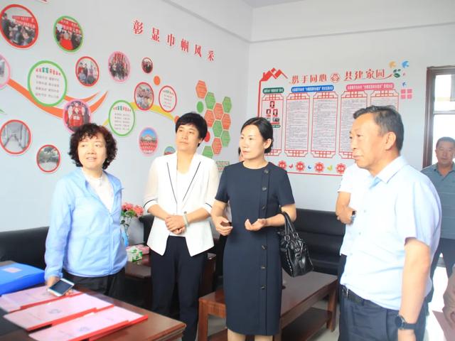 省妇联调研组一行来我市调研转变作风为基层减负工作