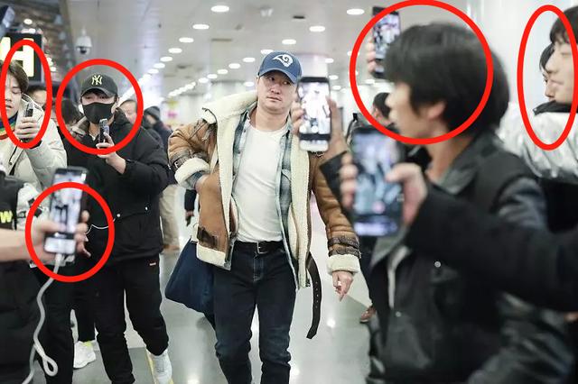 她被偷拍裙底？这都能算性骚扰了吧！还是应该